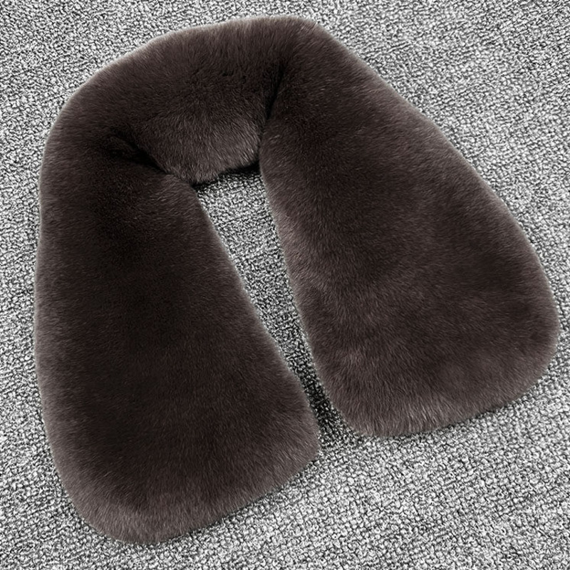 Colletto in Vera Pelliccia di  - Winter Clothing Pk recensione e prezzo